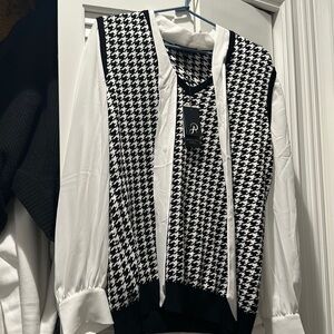 White sweater blouse top. Long sleeve